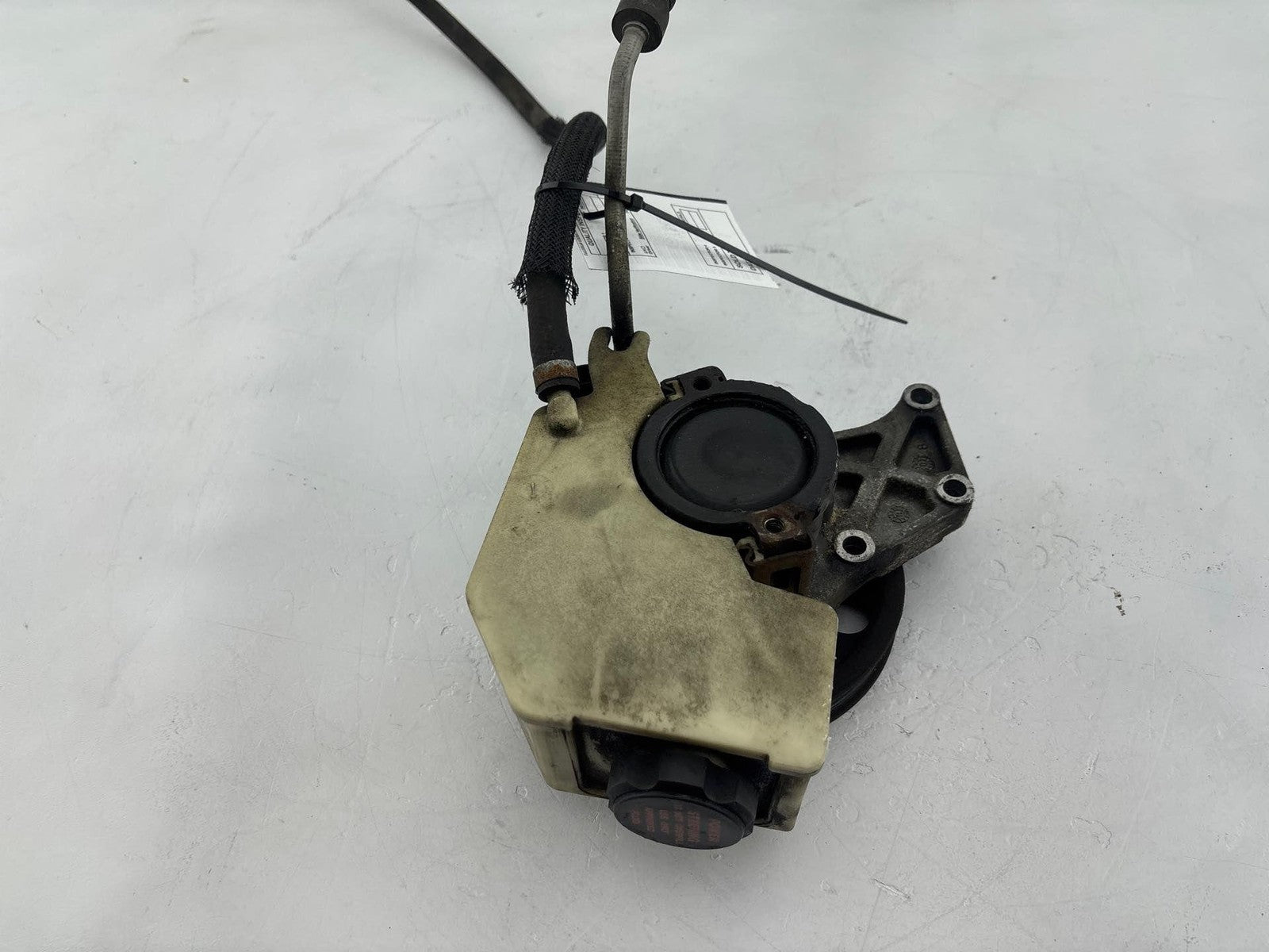 2000-2002 Saturn Sw2 Power Steering Pump W/ Reservoir Oem 21013100