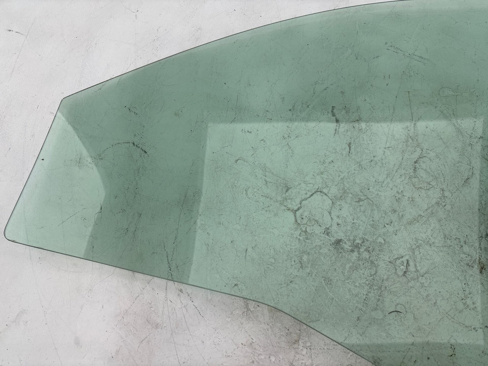 12-17 Fiat 500 Front Right Door Window Glass Oem