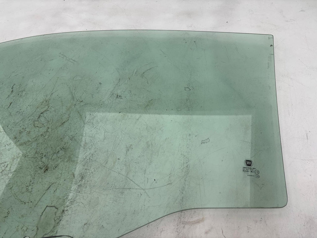 12-17 Fiat 500 Front Right Door Window Glass Oem