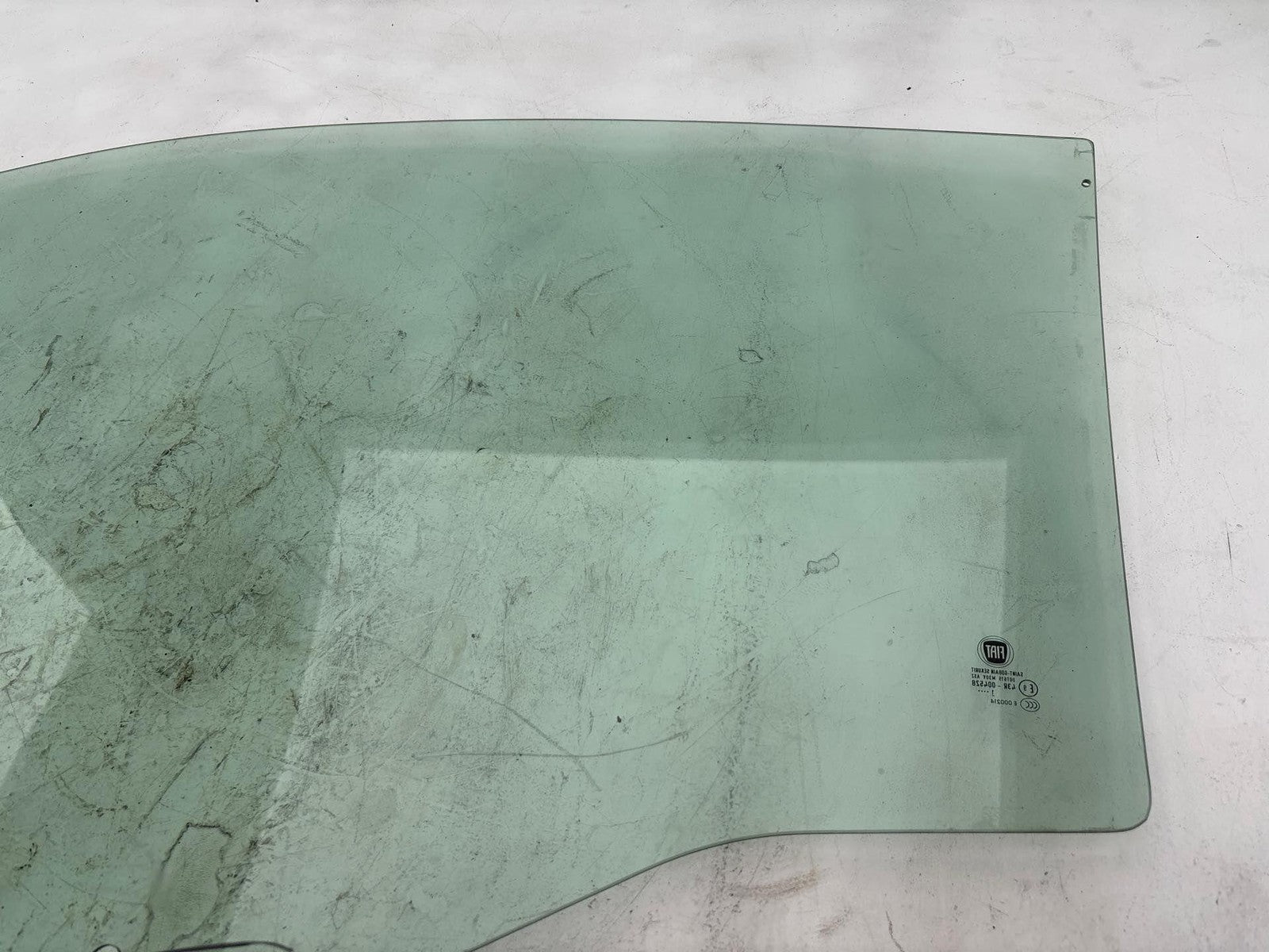 12-17 Fiat 500 Front Right Door Window Glass Oem