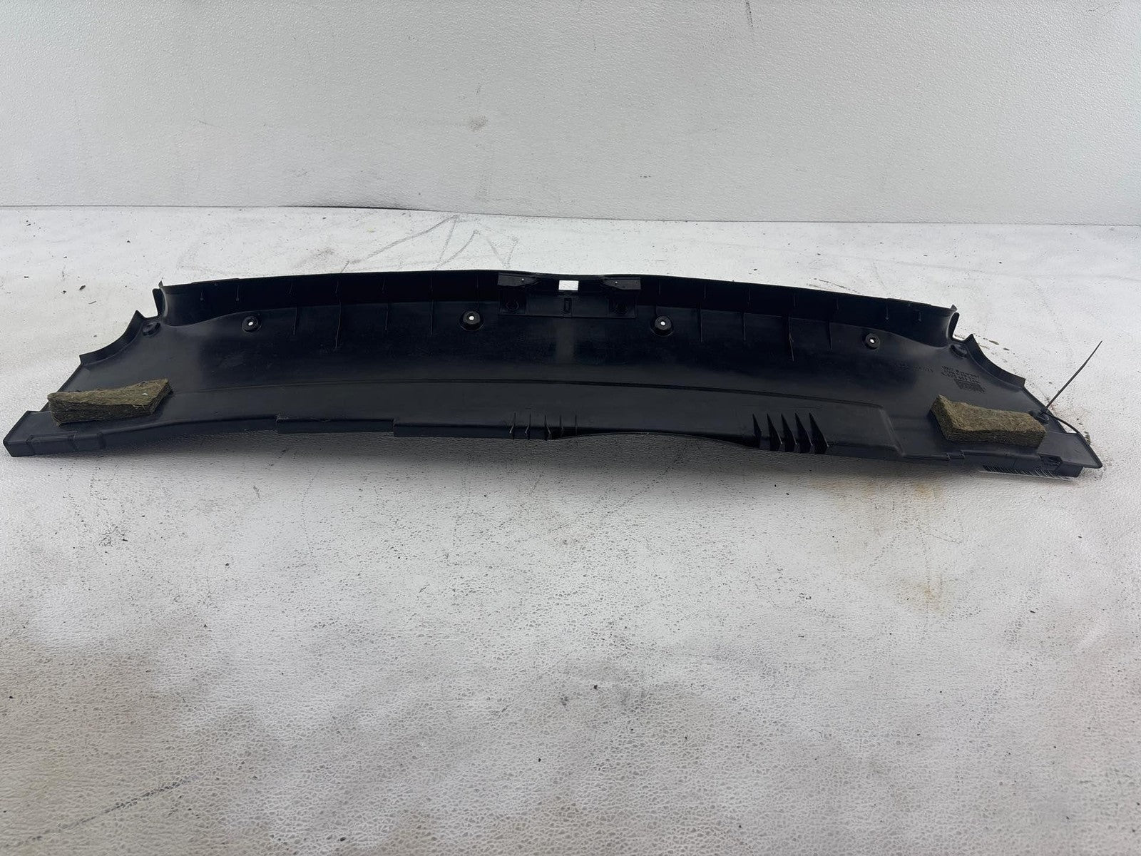 2000-2002 S4 Rear Trunk Sill Scuff Plate Trim Cover Oem 8D5-863-471