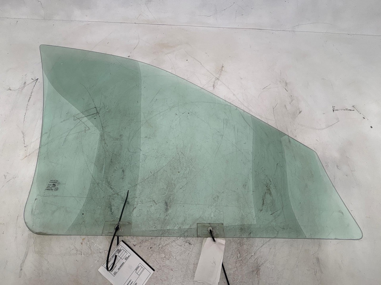 00-02 Saturn Sw2 Front Driver Side Door Window Glass