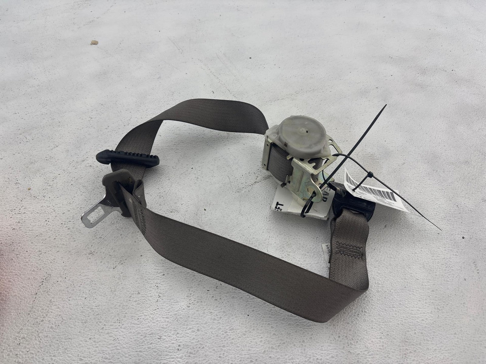 03-04 Hummer H2 Rear Left Driver Side Seat Belt Seatbelt Retractor Oem