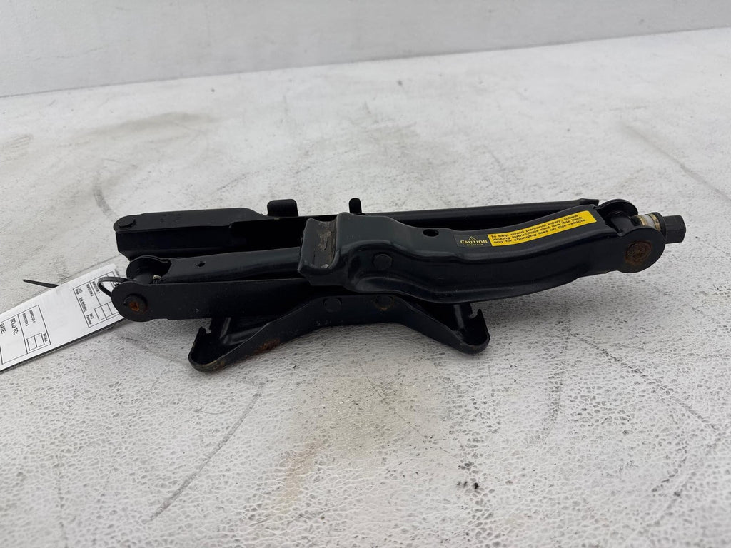 2000 - 2002 Saturn Sw2 Emergency Spare Tire Changing Tools Scissor Jack Kit Oem