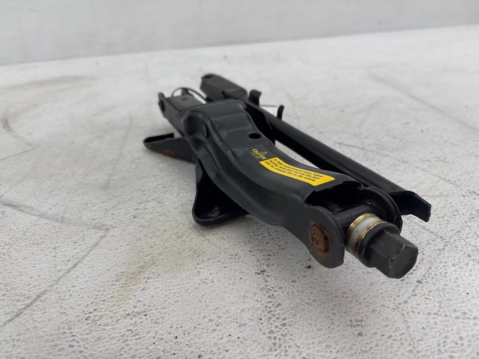 2000 - 2002 Saturn Sw2 Emergency Spare Tire Changing Tools Scissor Jack Kit Oem