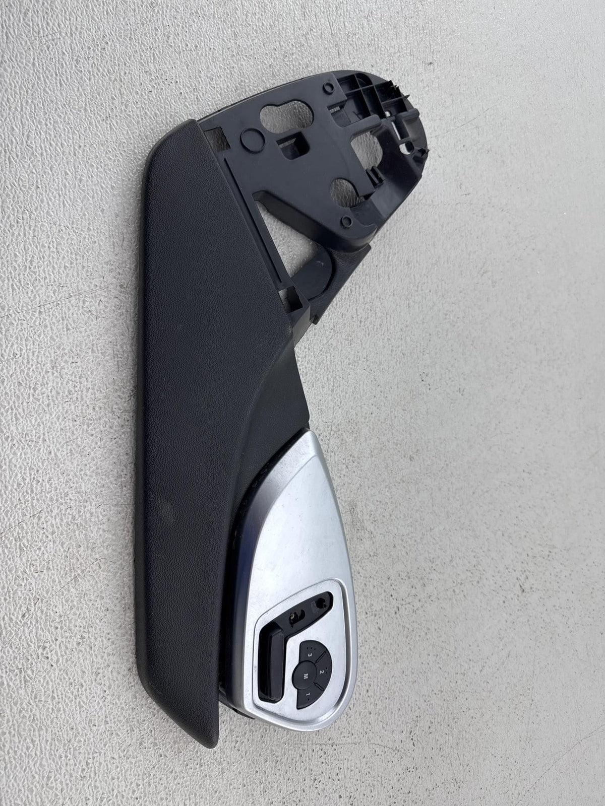 06-12 Mercedes Gl450 Front Right Seat Side Trim Panel W/Switch Control Seat Oem