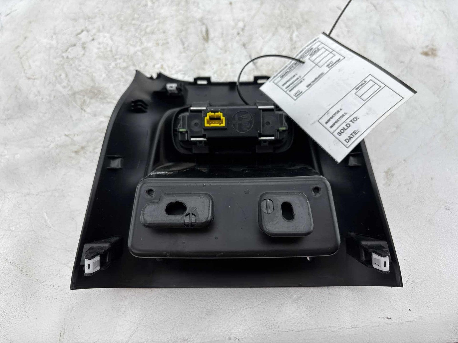 18-24 Alfa Romeo Stelvio Rear Console Usb &Seat Heater Control Switch W/Trim Oem