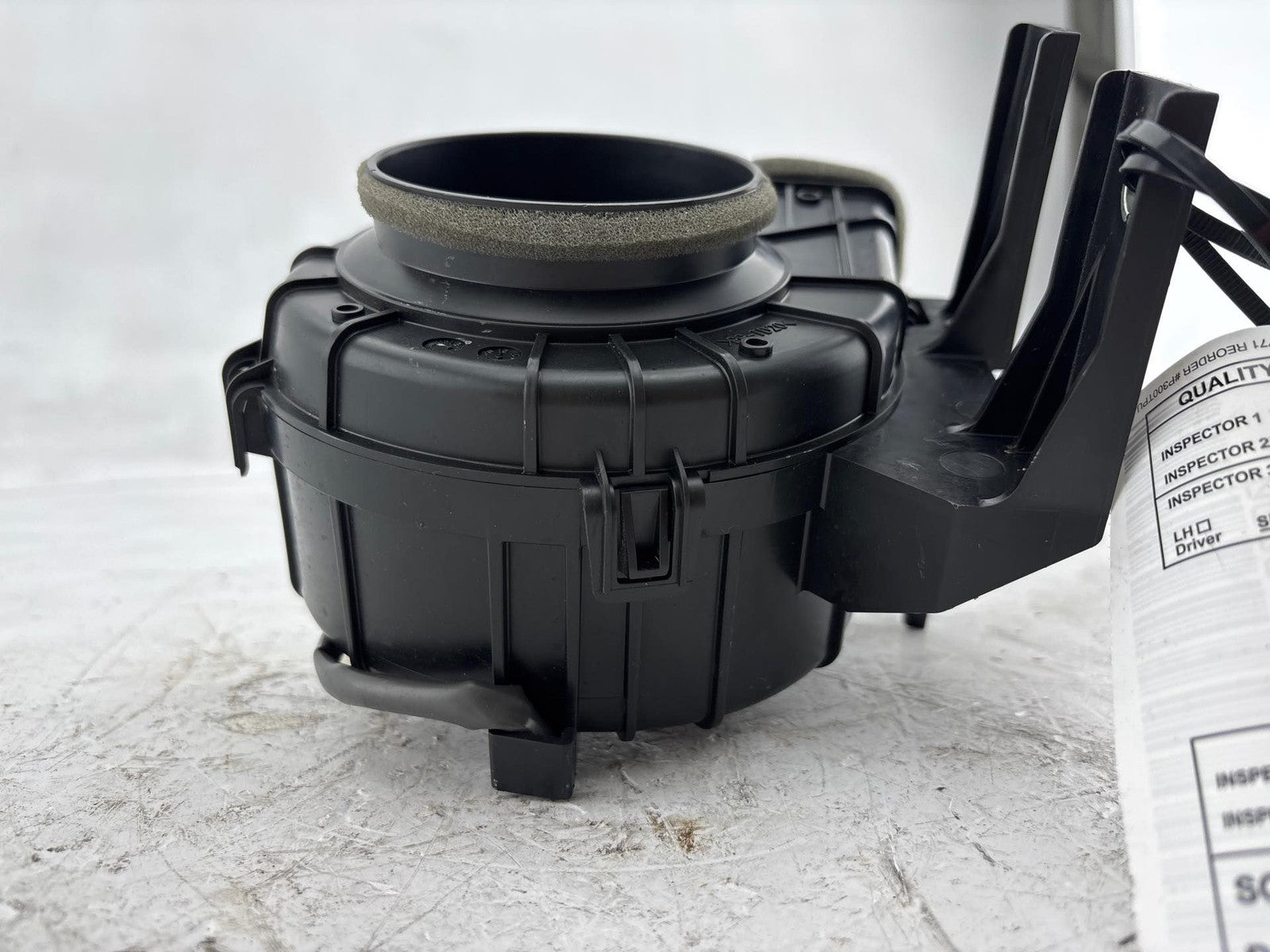 17-22 Toyota Prius Prime Hybrid Battery Pack Cooling Right Blower Fan Motor OEM