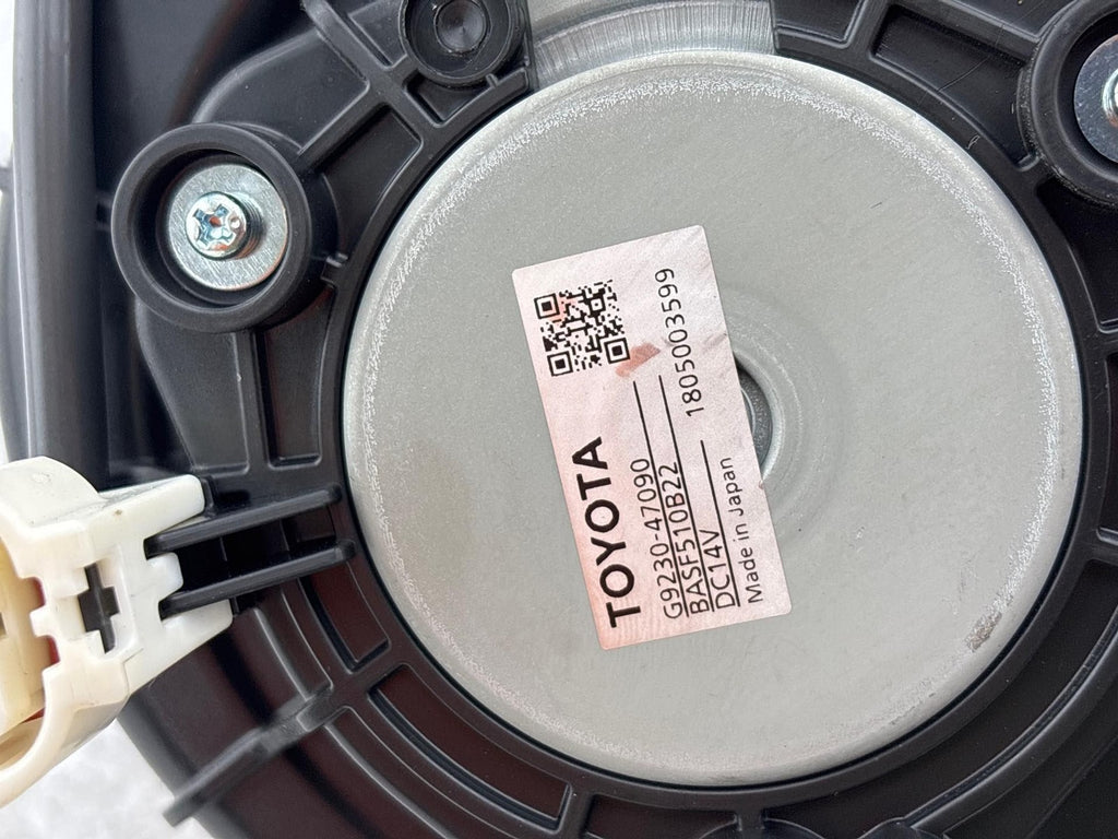 17-22 Toyota Prius Prime Hybrid Battery Pack Cooling Right Blower Fan Motor OEM