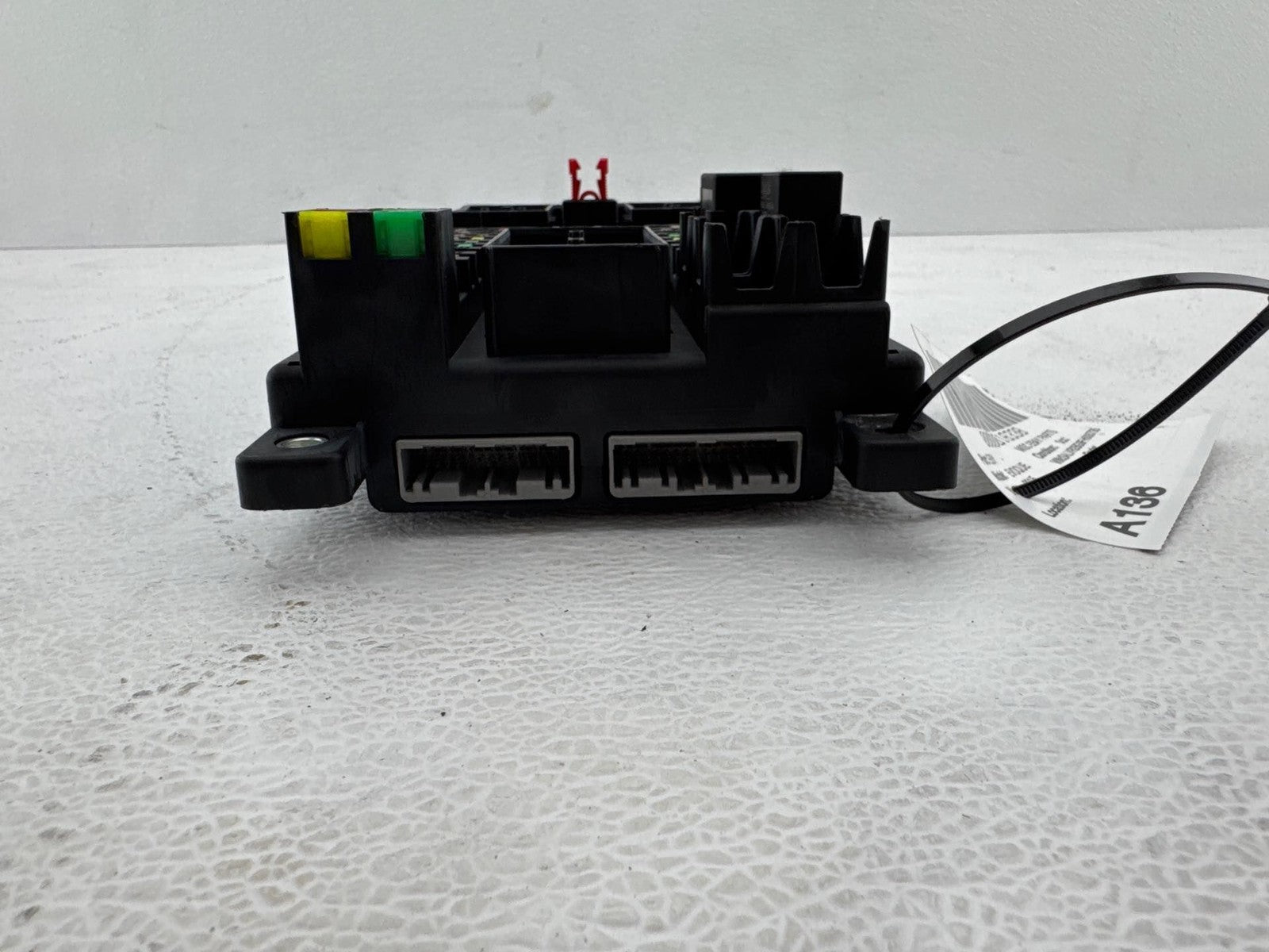 12-15 Evoque Electronic Cabin Fuse Relay Power Distribution Box Housing OEM