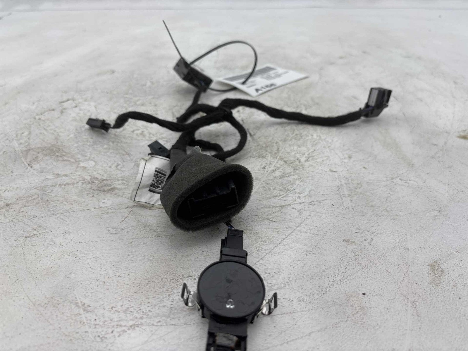 18-24 Alfa Romeo Stelvio Windshield Antenna Control Module W/ Wire Harness Oem