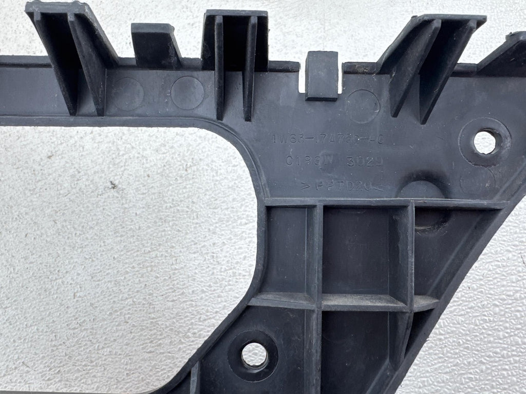 02- 05 Ford Thunderbird Rear Right Passenger Side Lower Bumper Mount Bracket OEM