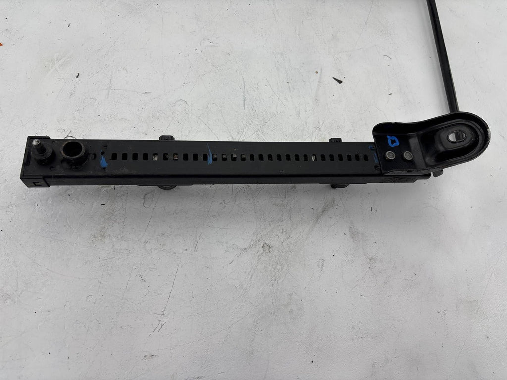 14-19 Nissan Versa Hatchback Front Right Seat Mounting Track Sliders Rails Oem