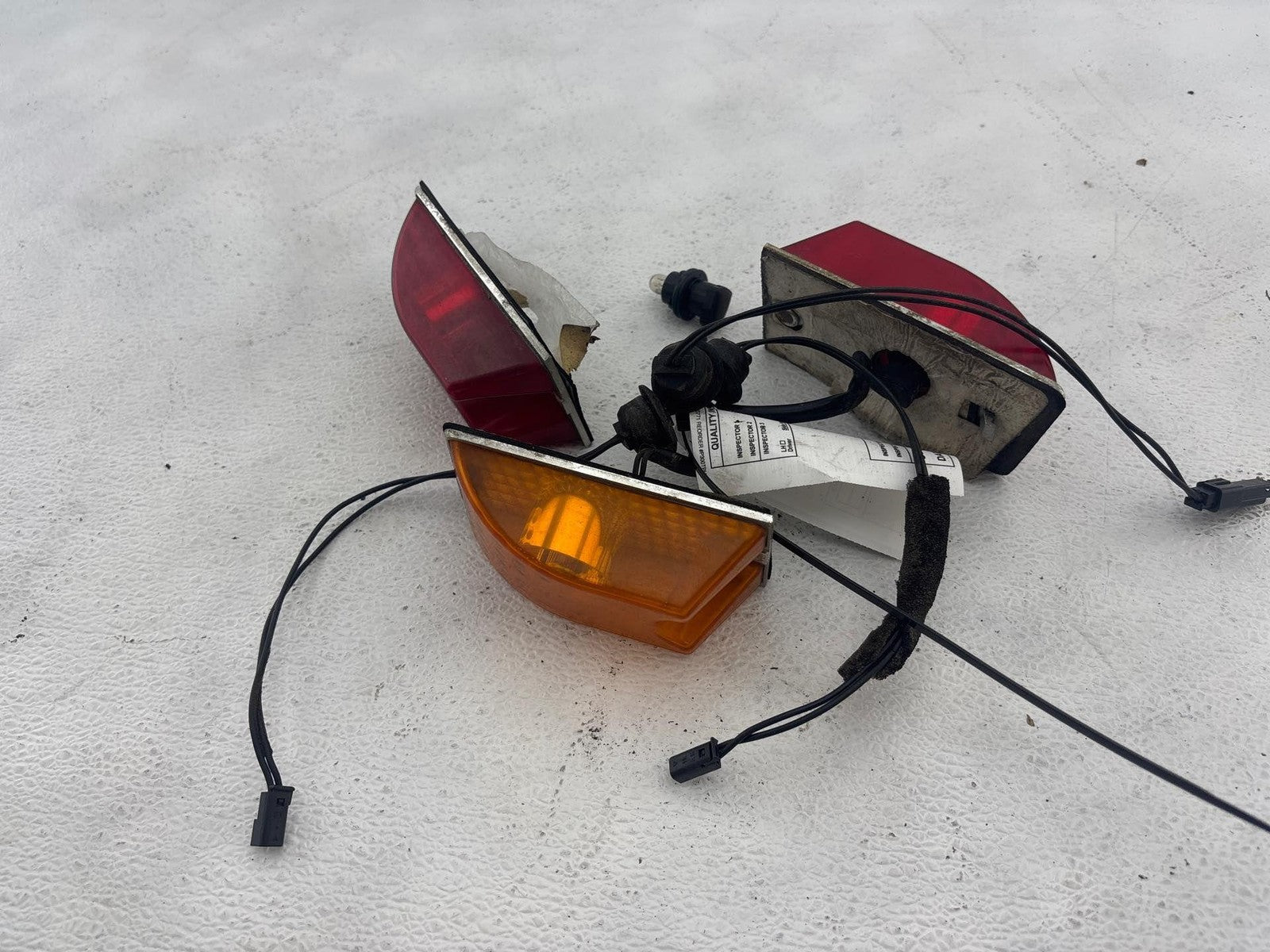 03-09 Hummer H2 Rear Right & Left Roof Clearance Marker Light Lamp Set