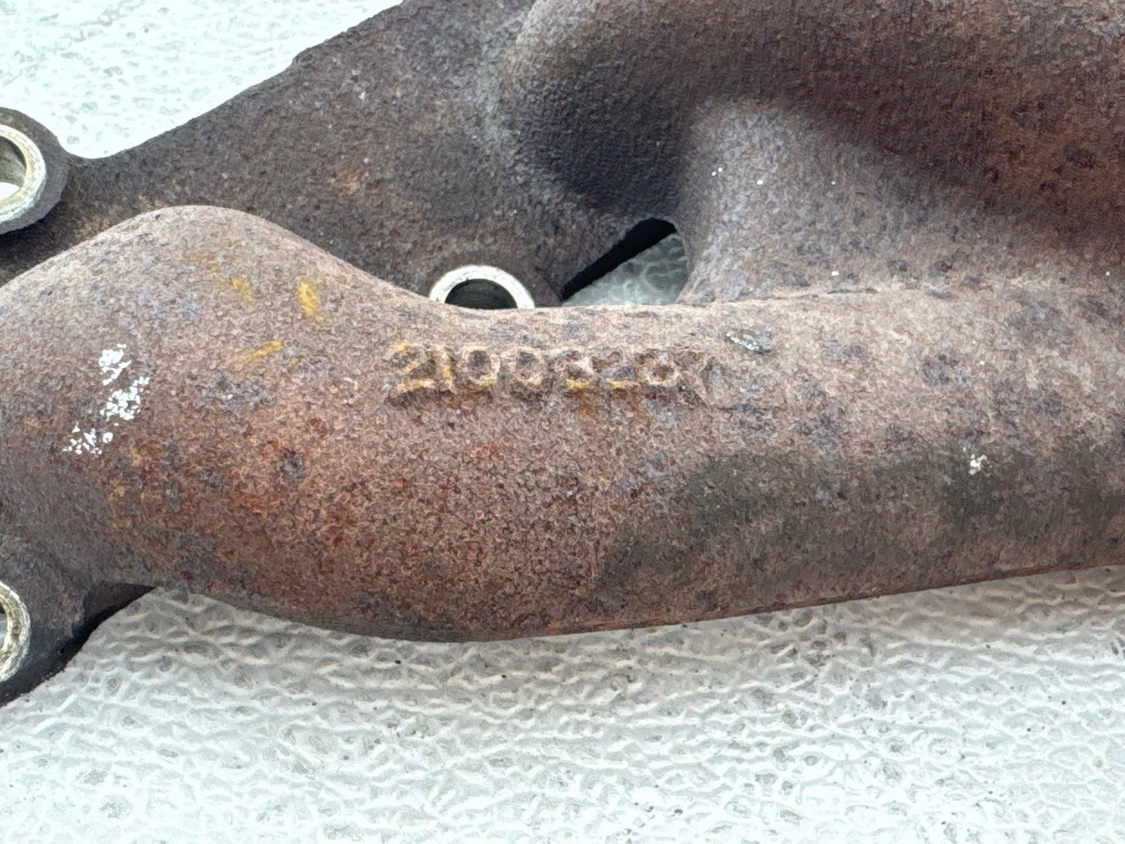 1999-2000 Saturn S Series Exhaust Manifold 21008237 Oem