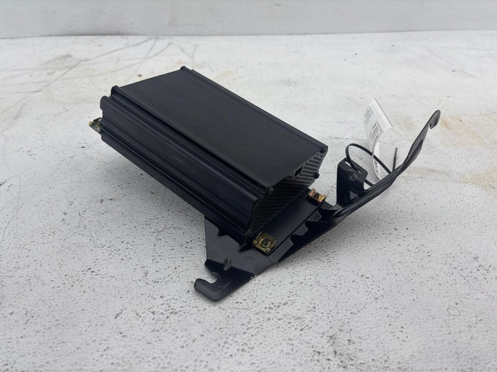 2000-2002 Audi S4 Audio Amplifier OEM 8D0-035-225-A