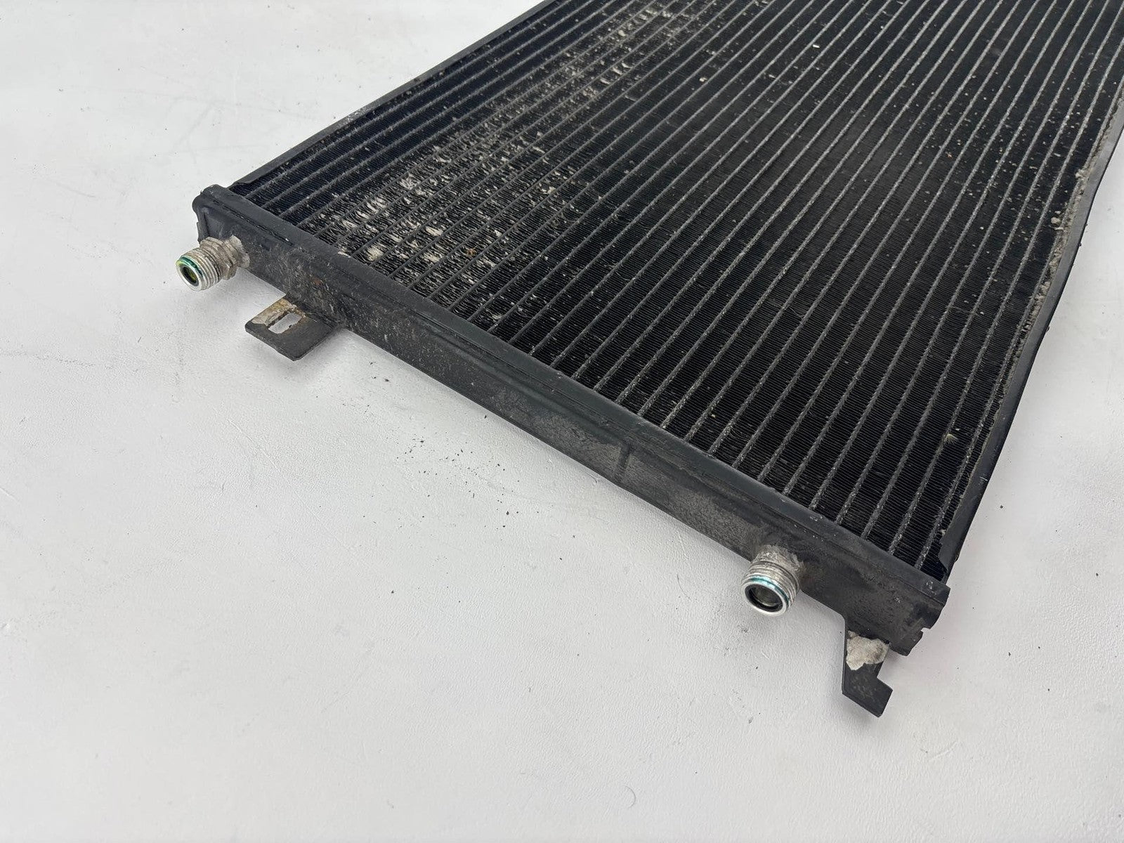 00-02 Saturn S Sw2 1.9L A/C Air Conditioning Condenser