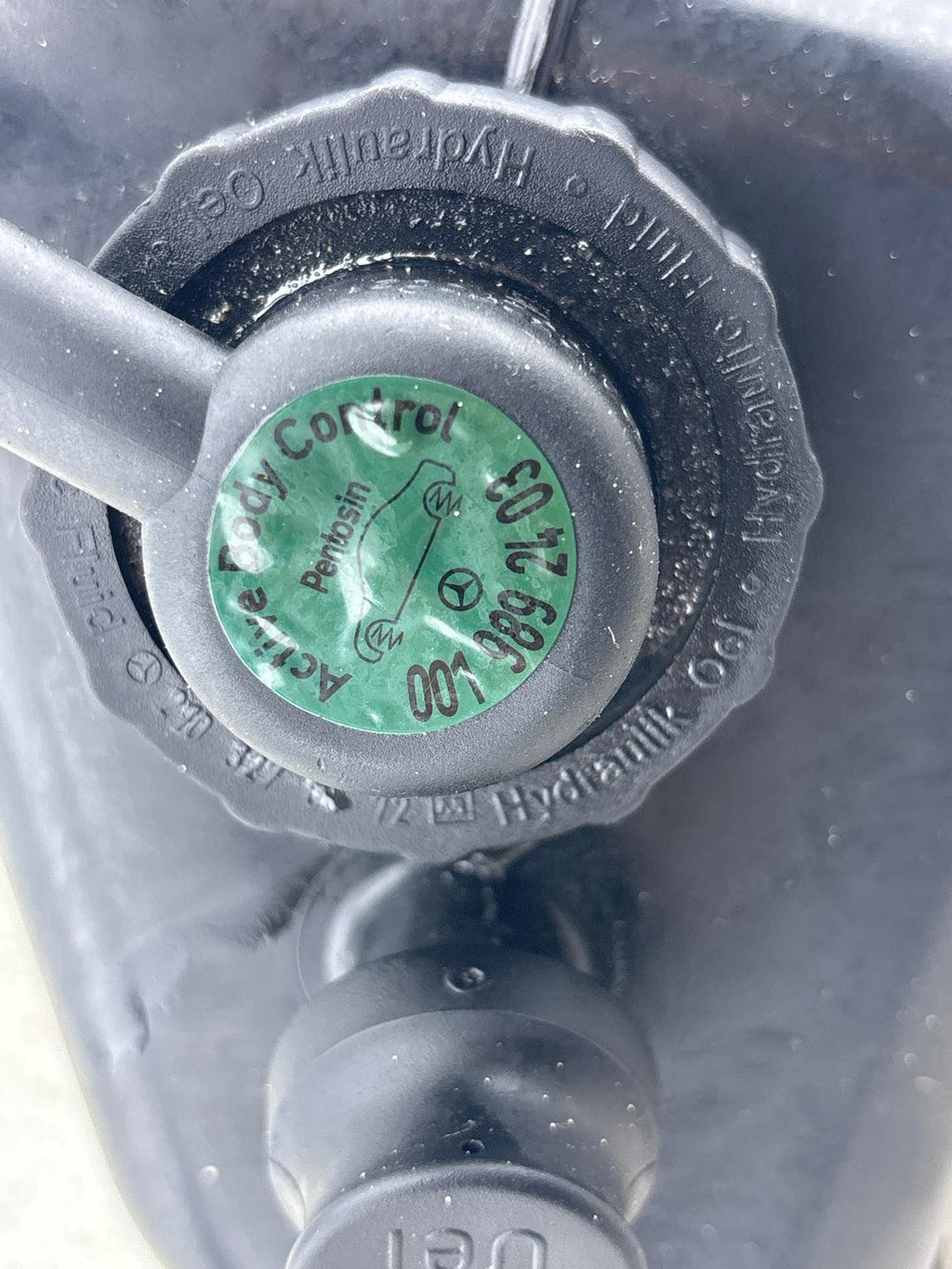 03-12 Mercedes R230 Sl550 Sl600 Abc Hydraulic Suspension Oil Reservoir Tank Oem