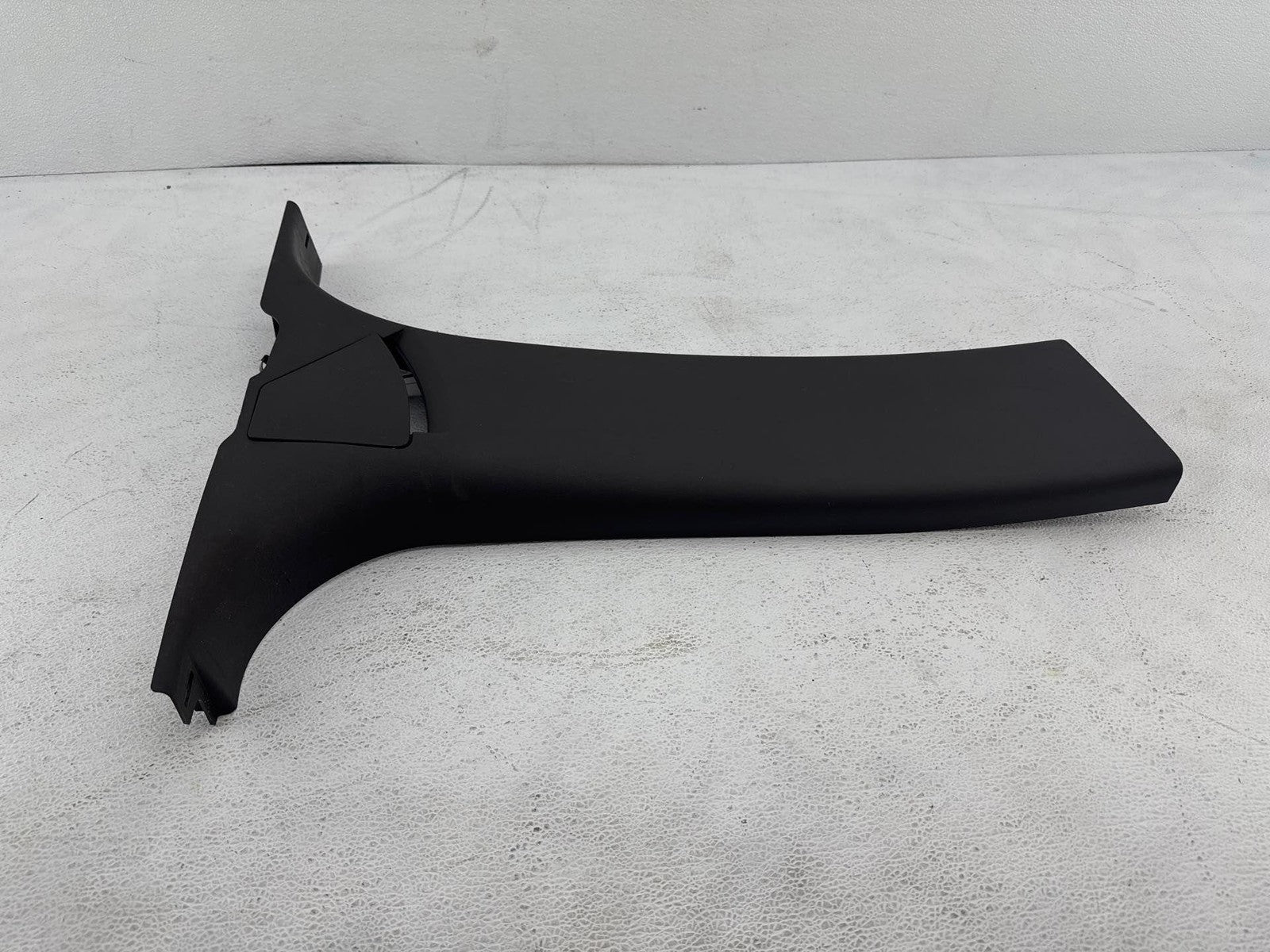 12-19 Range Rover Evoque L538 Right Passenger Side Lower B Pillar Trim Oem