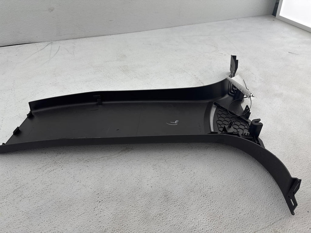 12-19 Range Rover Evoque L538 Right Passenger Side Lower B Pillar Trim Oem