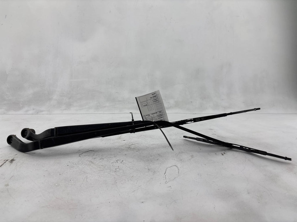 12-19 Fiat 500 Front Right & Left Windshield Wiper Arm Oem