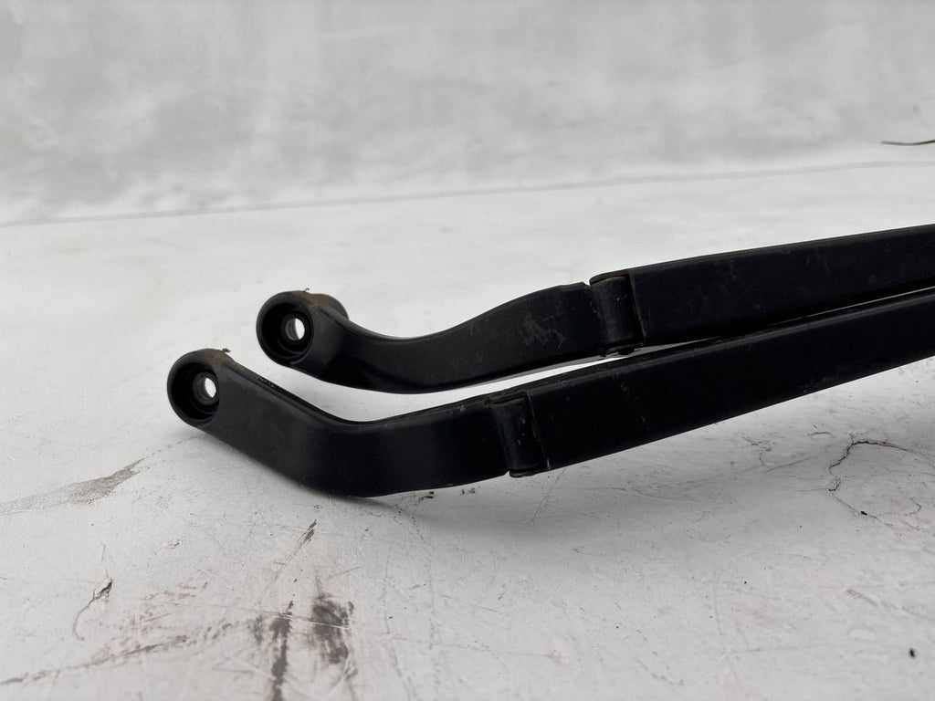 12-19 Fiat 500 Front Right & Left Windshield Wiper Arm Oem