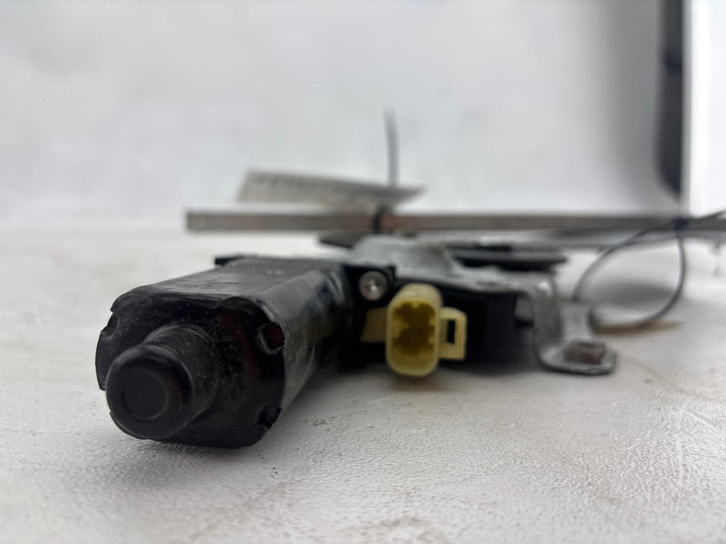 00-02 Saturn Sw2 Rear Passenger Side Door Window Regulator Oem