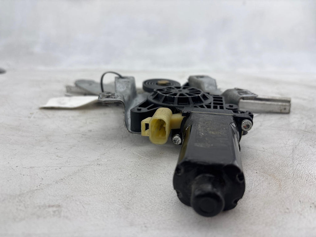 00-02 Saturn Sw2 Rear Passenger Side Door Window Regulator Oem