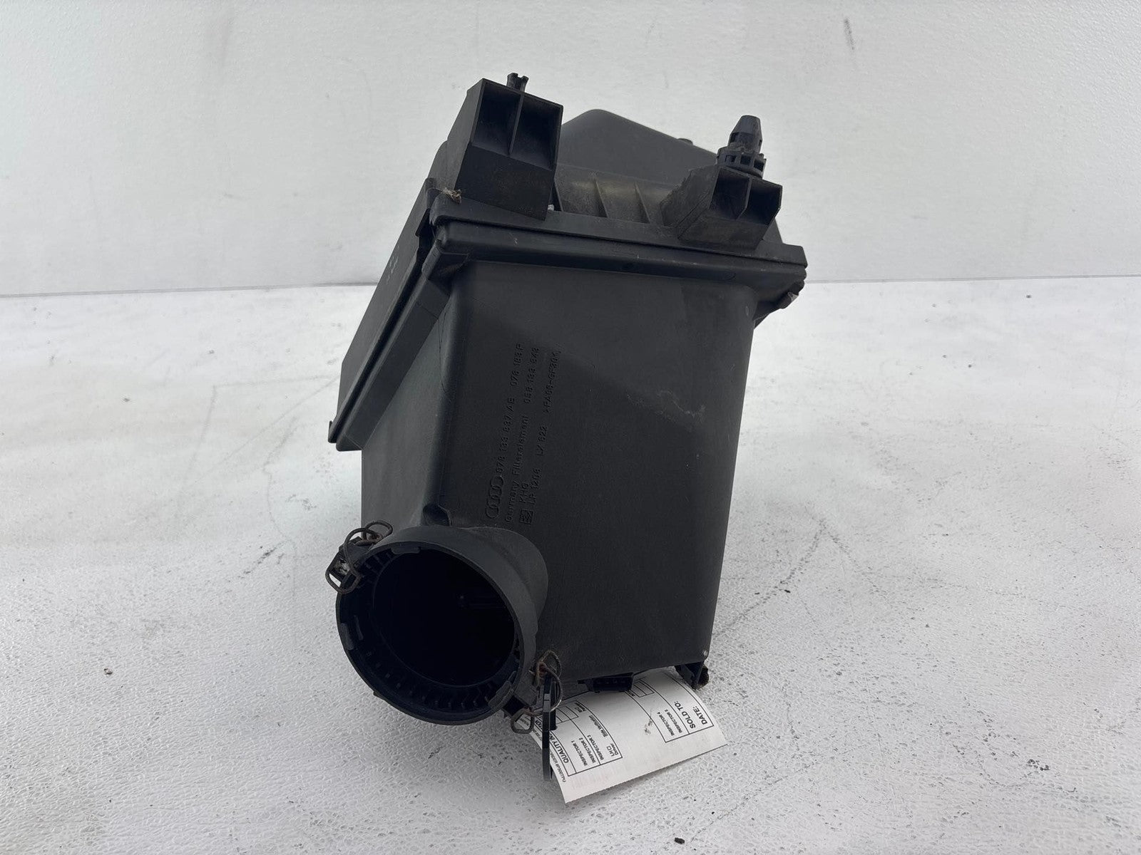 2000-2002 Audi S4 Air Intake Cleaner Box OEM