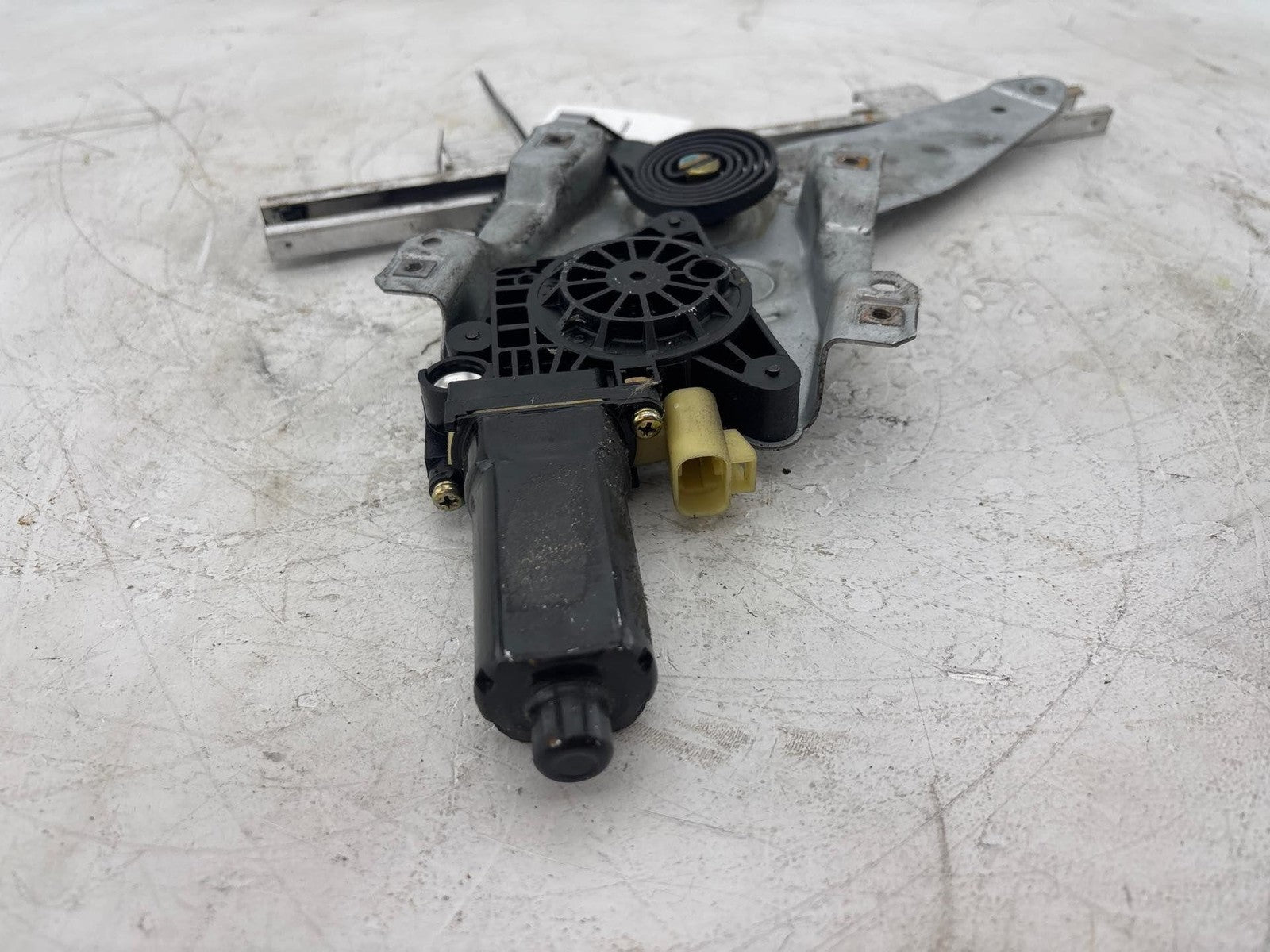 00-02 Saturn Sw2 Rear Driver Side Door Window Regulator Oem