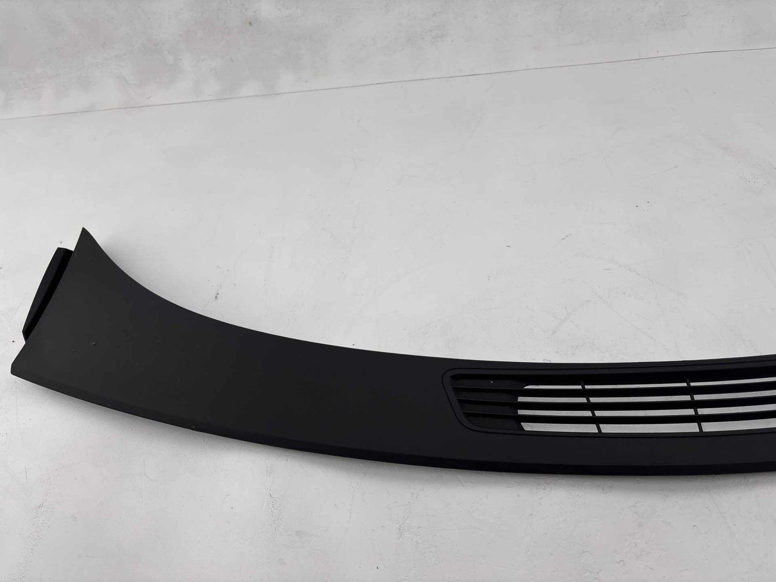 11-12 Chevrolet Traverse Front Dash Instrument Upper Defroster Grille Panel Oem