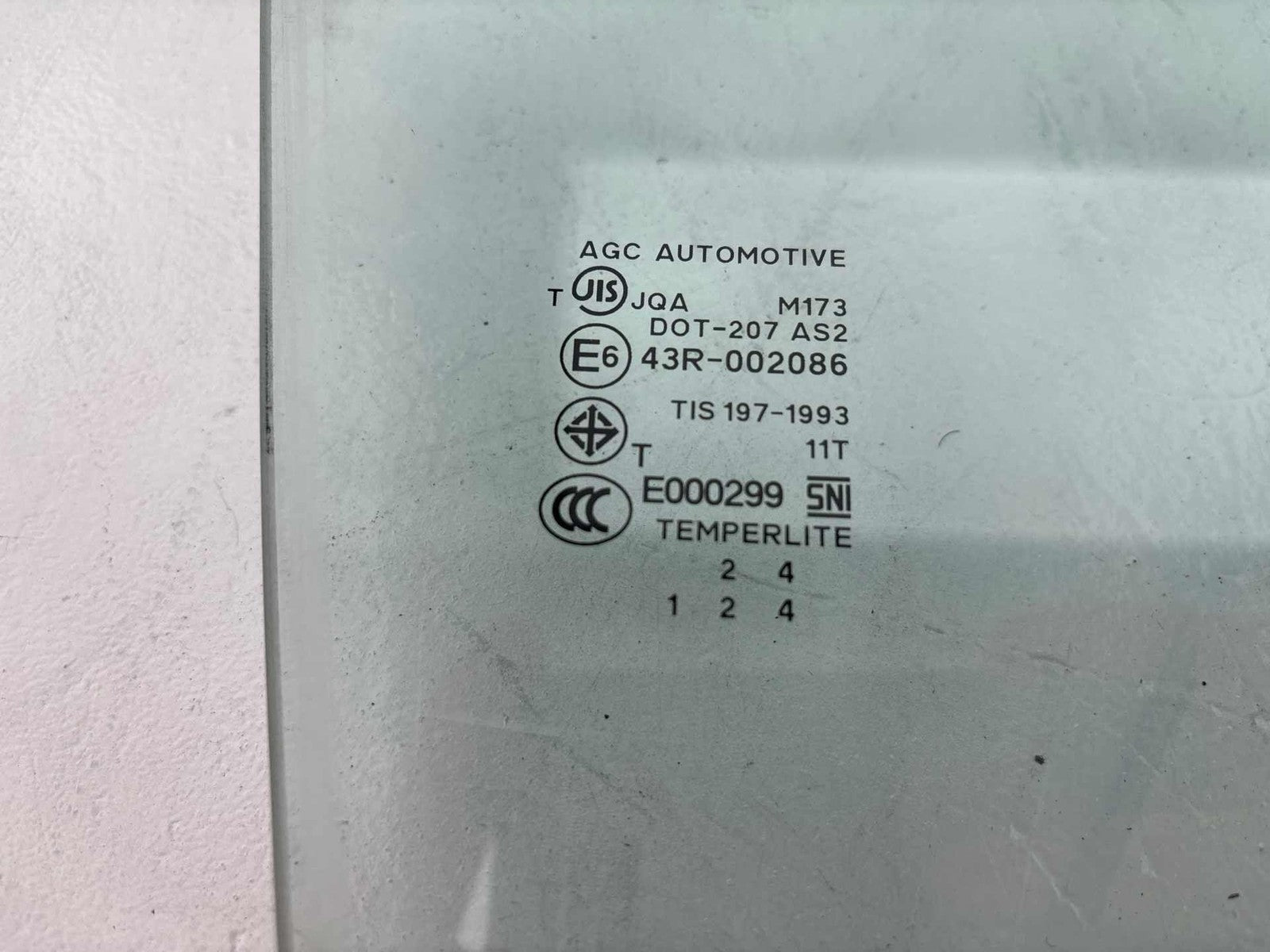 17-24 Mitsubishi Mirage G4 Sedan Passenger Right Front Door Window Glass