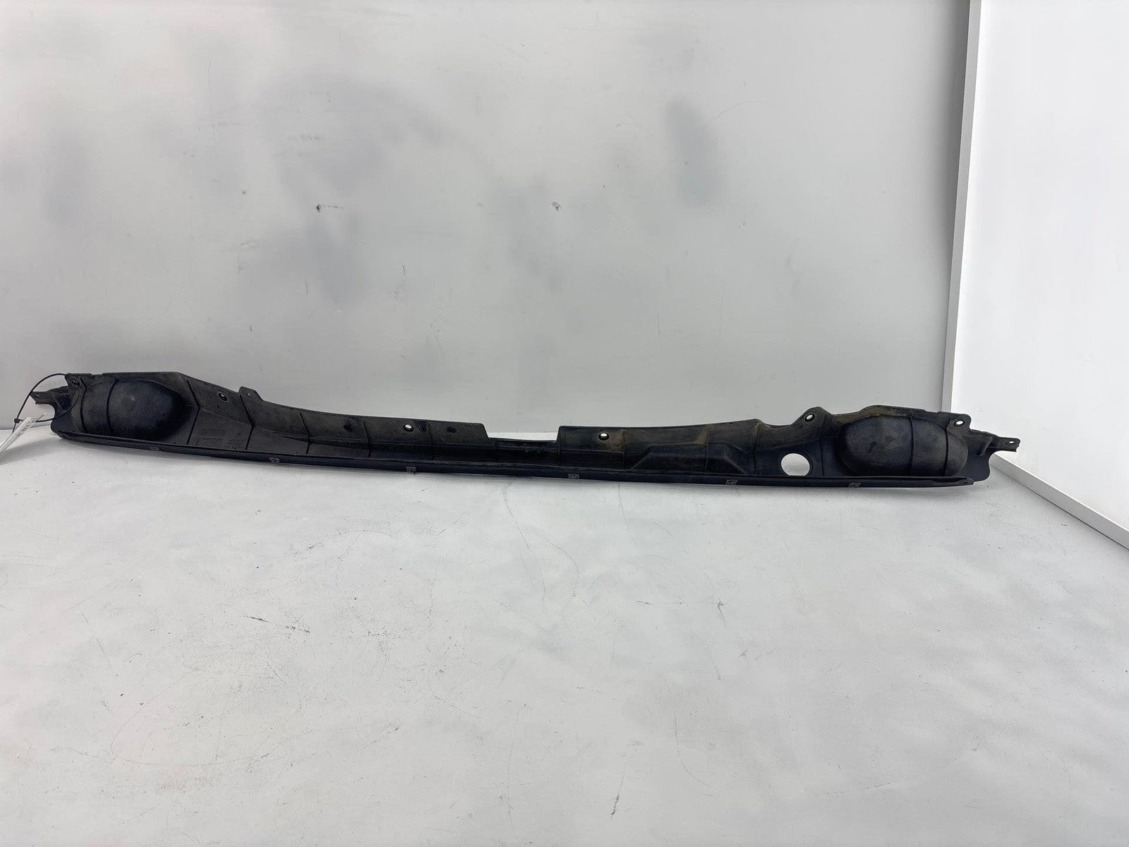 19-24 Cadillac Xt4 Windshield Wiper Cowl Upper Extension Panel Cover Oem