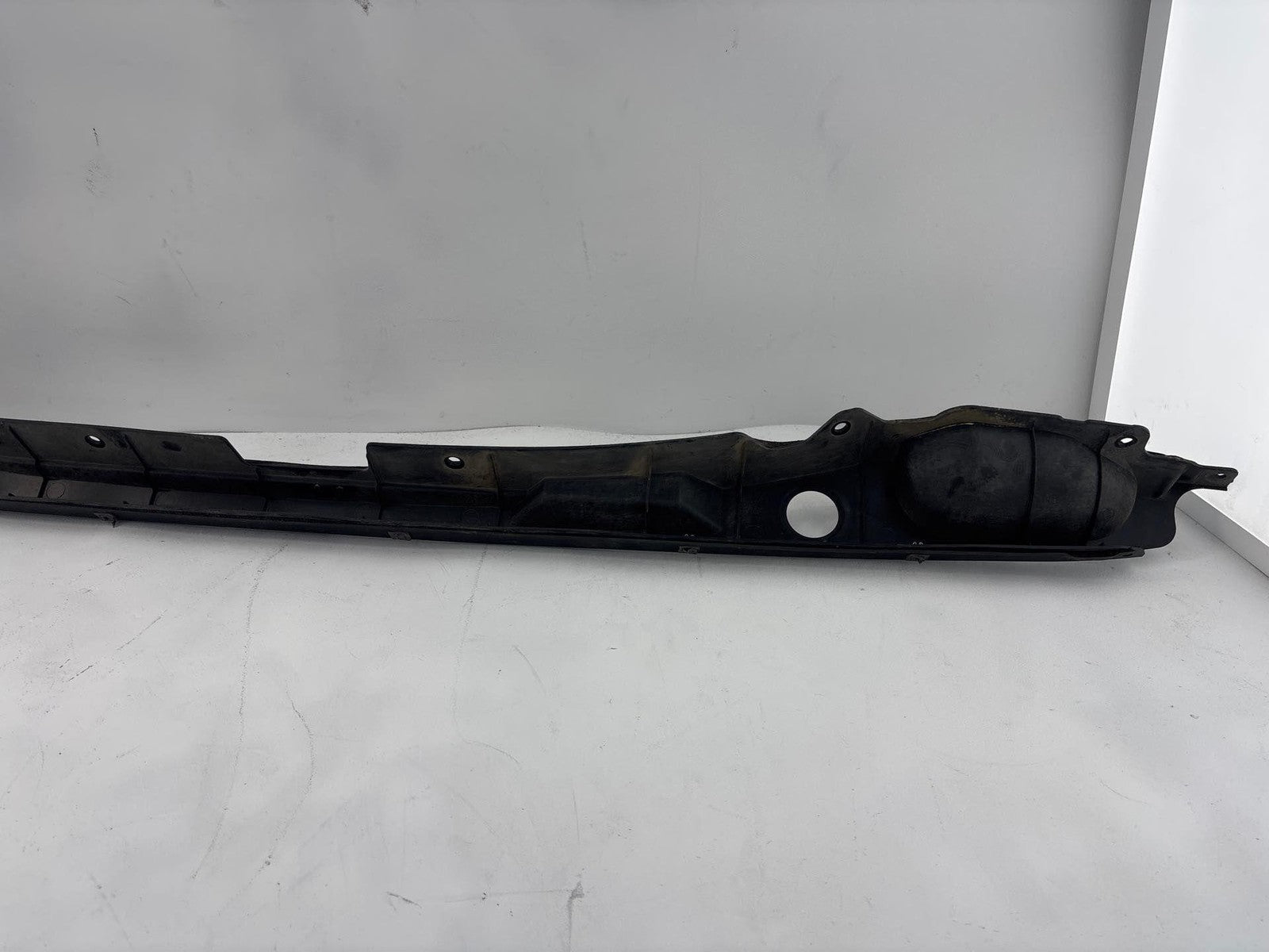 19-24 Cadillac Xt4 Windshield Wiper Cowl Upper Extension Panel Cover Oem