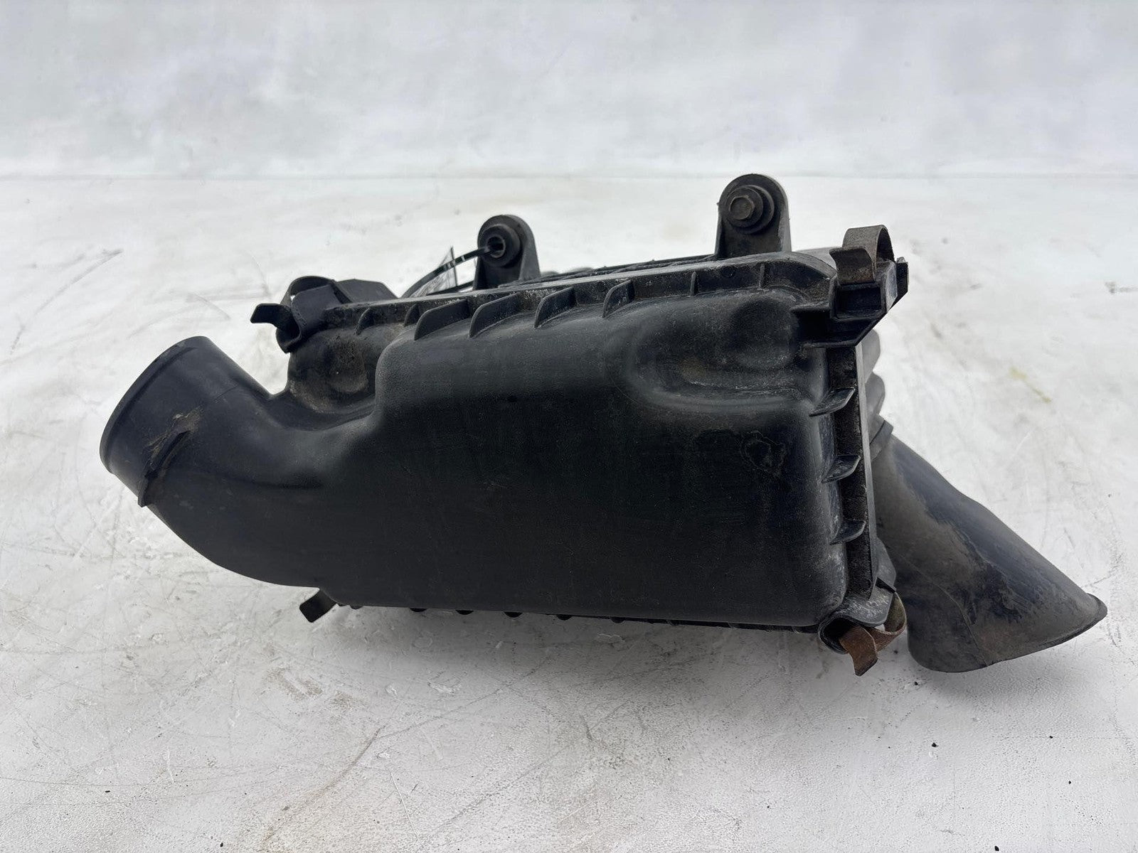 00-02 Saturn Sw2 1.9L Air Intake Cleaner Box 21008301