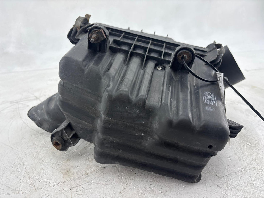 00-02 Saturn Sw2 1.9L Air Intake Cleaner Box 21008301
