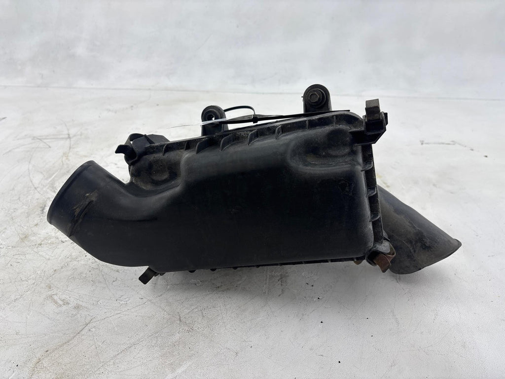 00-02 Saturn Sw2 1.9L Air Intake Cleaner Box 21008301