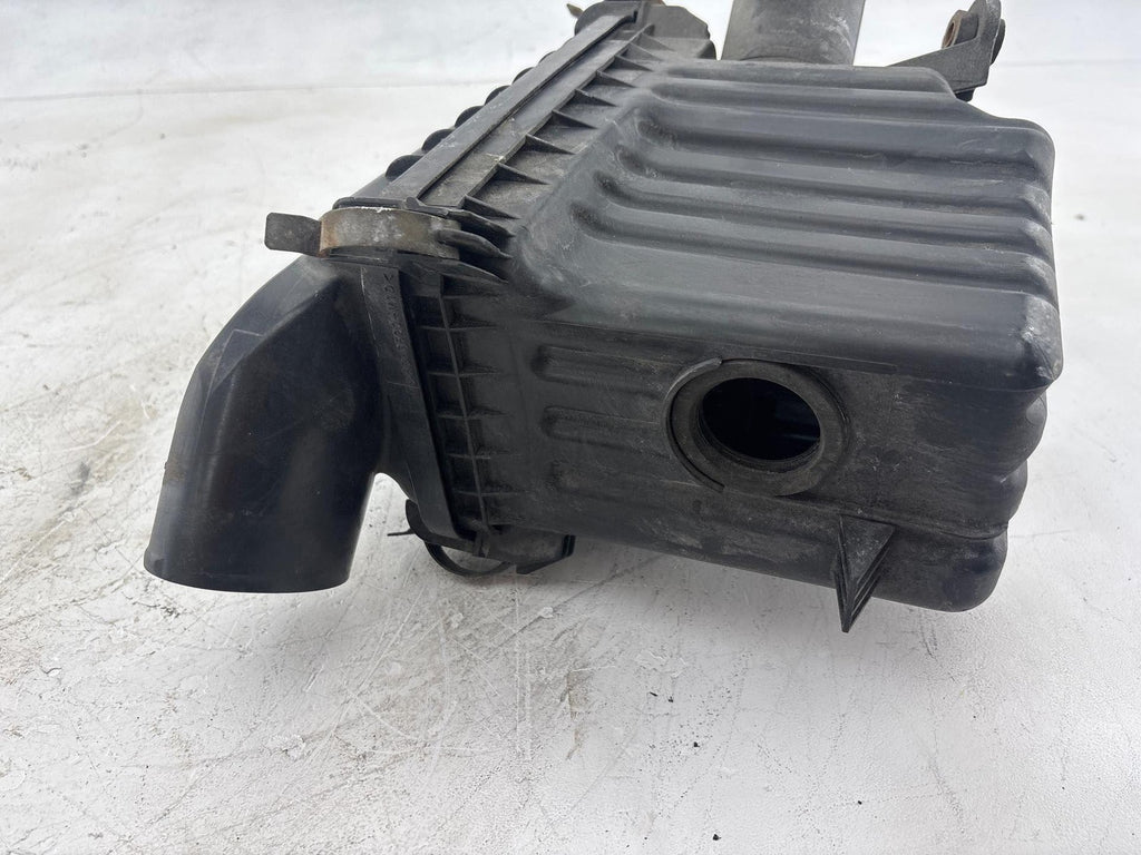 00-02 Saturn Sw2 1.9L Air Intake Cleaner Box 21008301