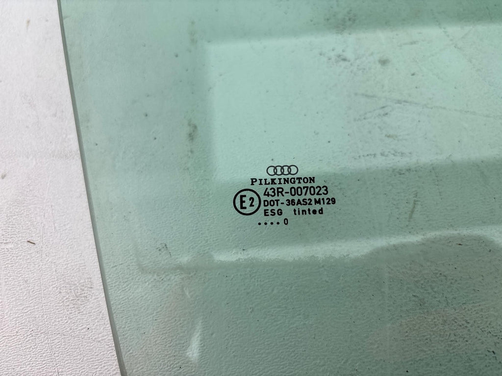 2000-2002 Audi S4 Front Right Door Window Glass Oem