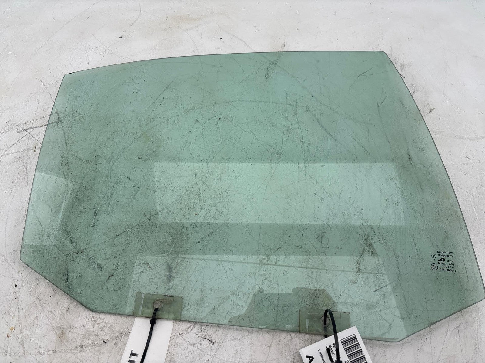 00-02 Saturn Sw2 Rear Passenger Side Door Window Glass