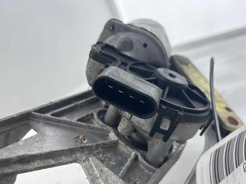 04-05 Buick Lacrosse Front Windshield Wiper Motor With Linkage