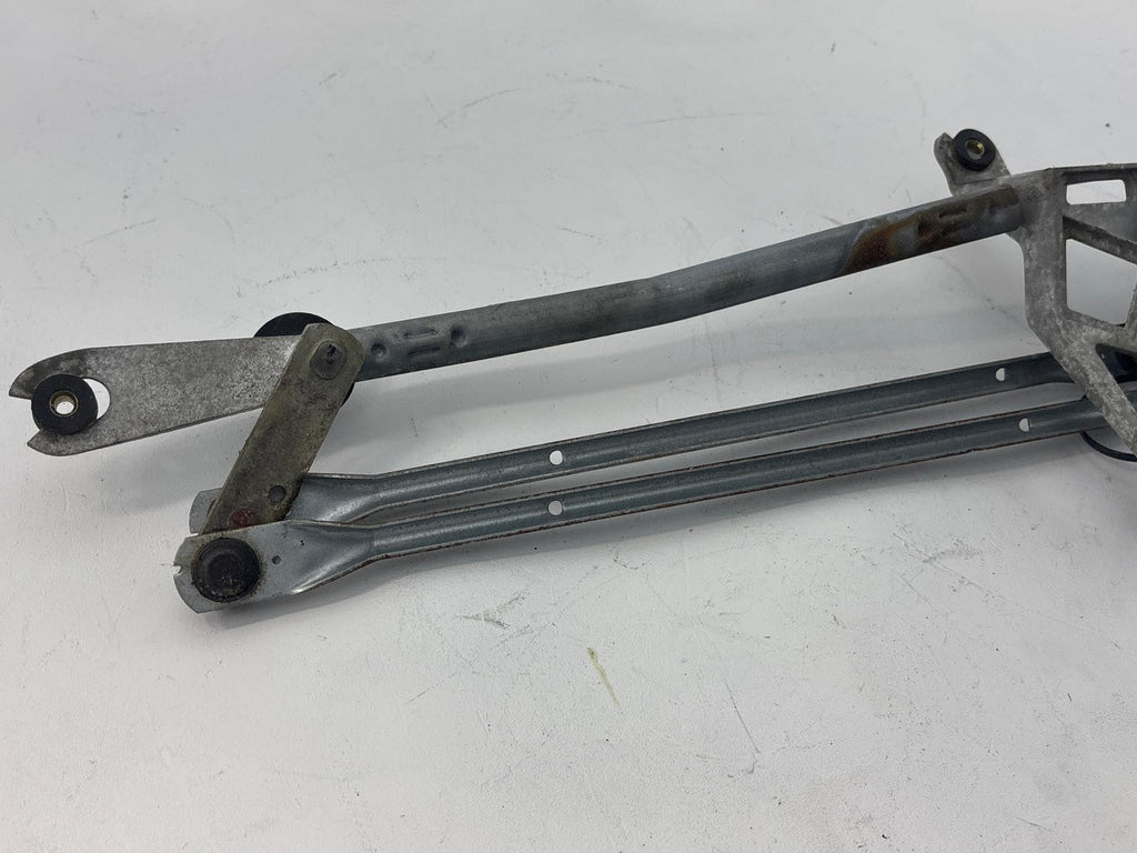 04-05 Buick Lacrosse Front Windshield Wiper Motor With Linkage