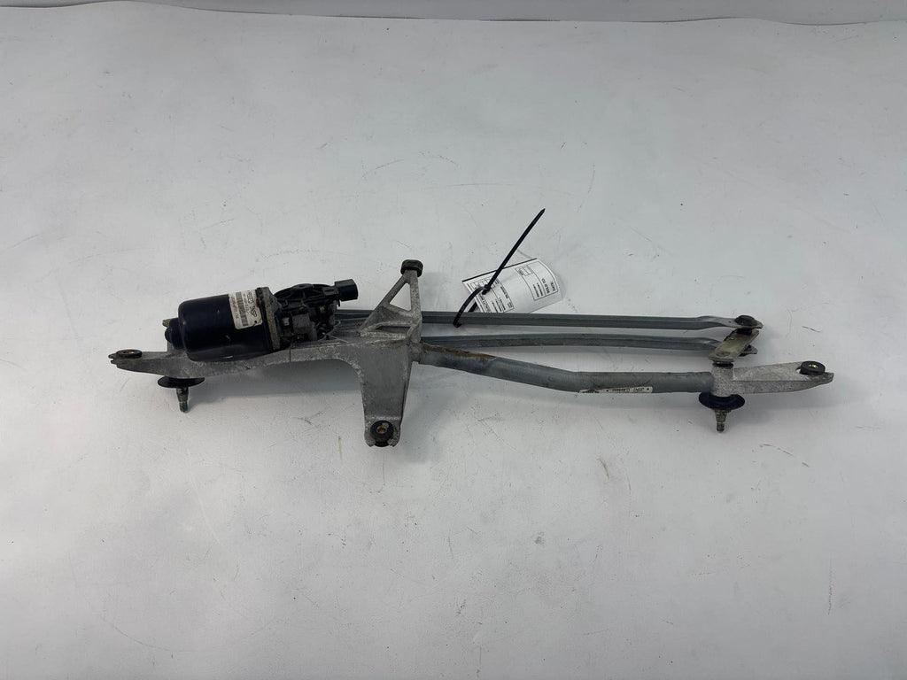 04-05 Buick Lacrosse Front Windshield Wiper Motor With Linkage