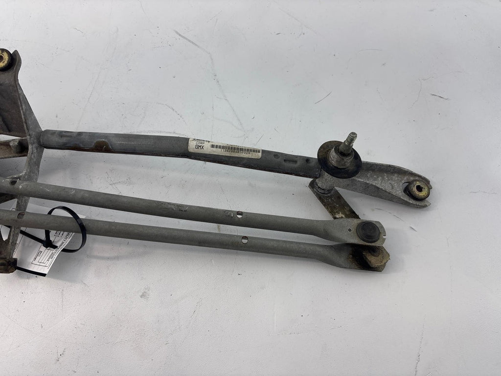 04-05 Buick Lacrosse Front Windshield Wiper Motor With Linkage