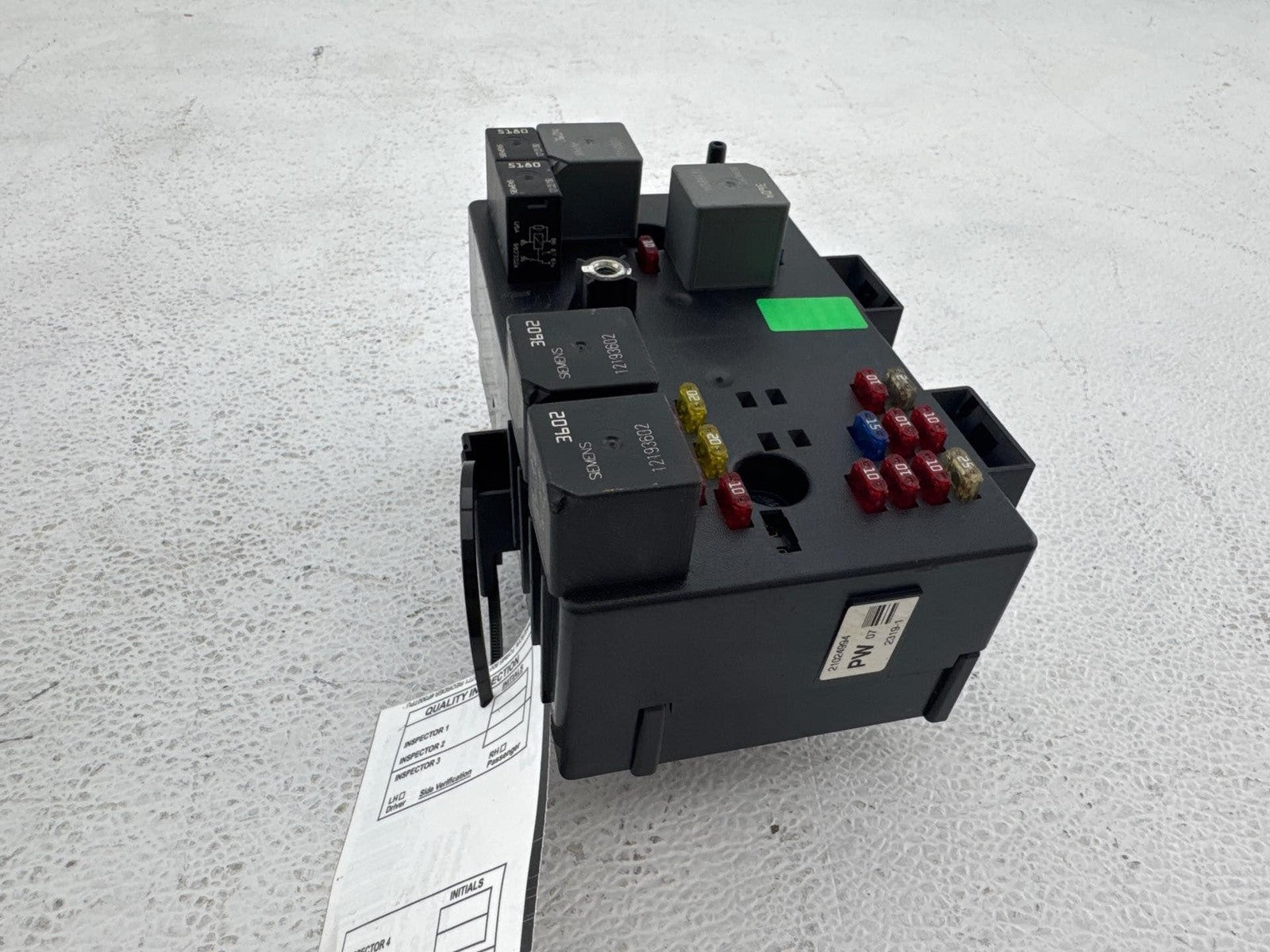 00-02 Saturn Sw2 Cabin Fuse Box