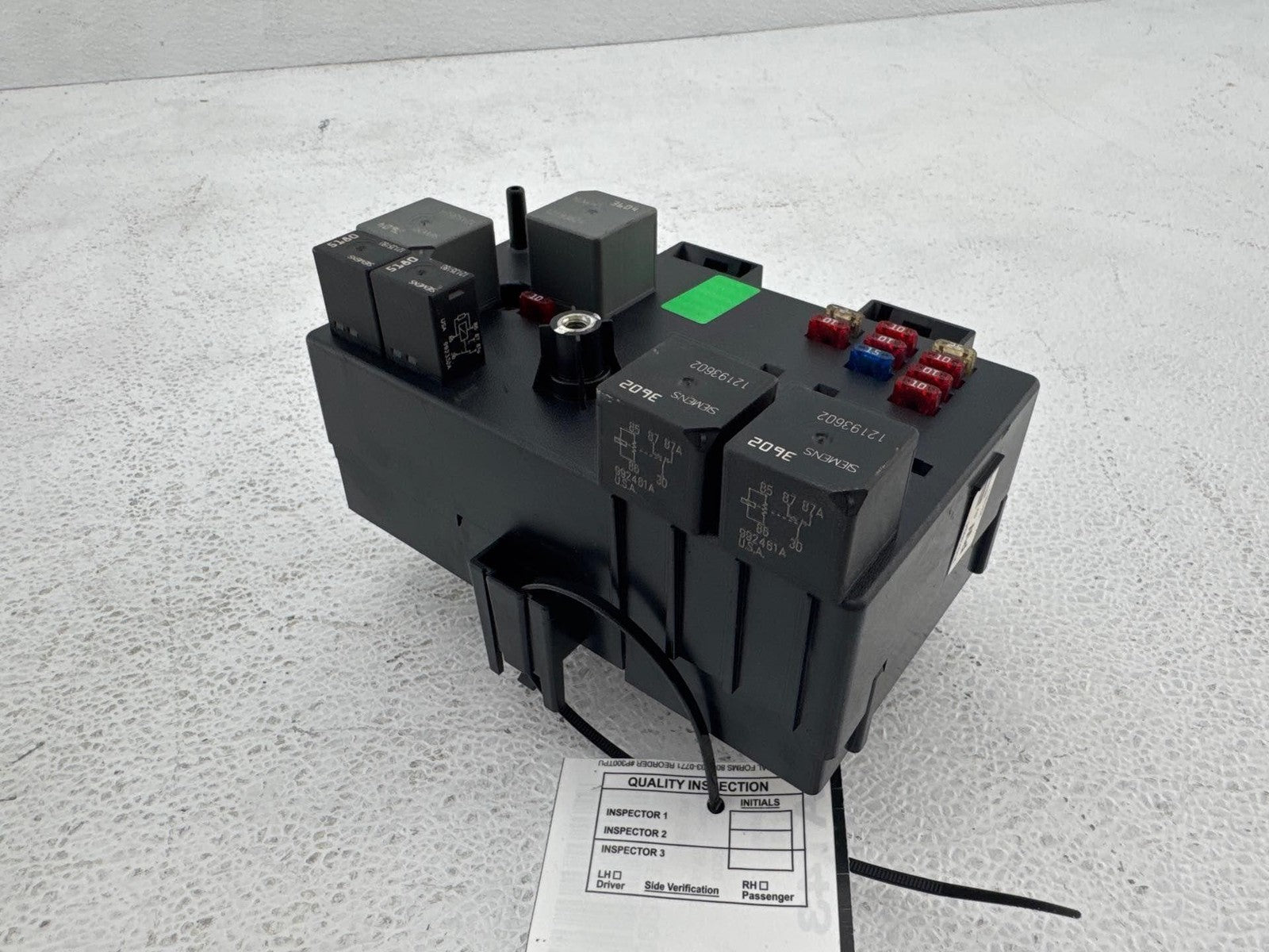 00-02 Saturn Sw2 Cabin Fuse Box