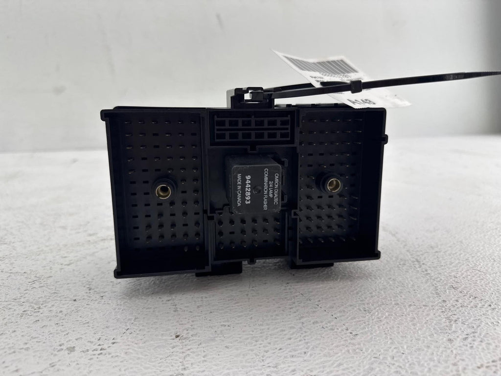 00-02 Saturn Sw2 Cabin Fuse Box