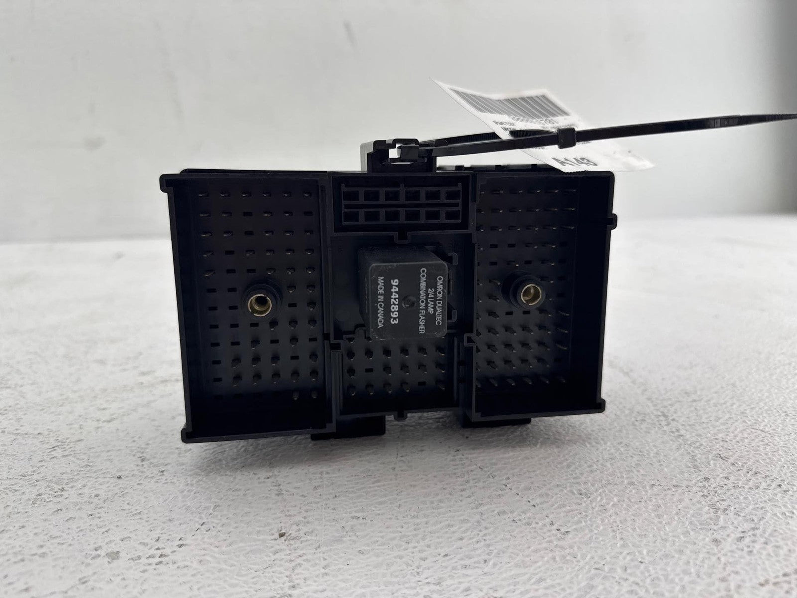 00-02 Saturn Sw2 Cabin Fuse Box