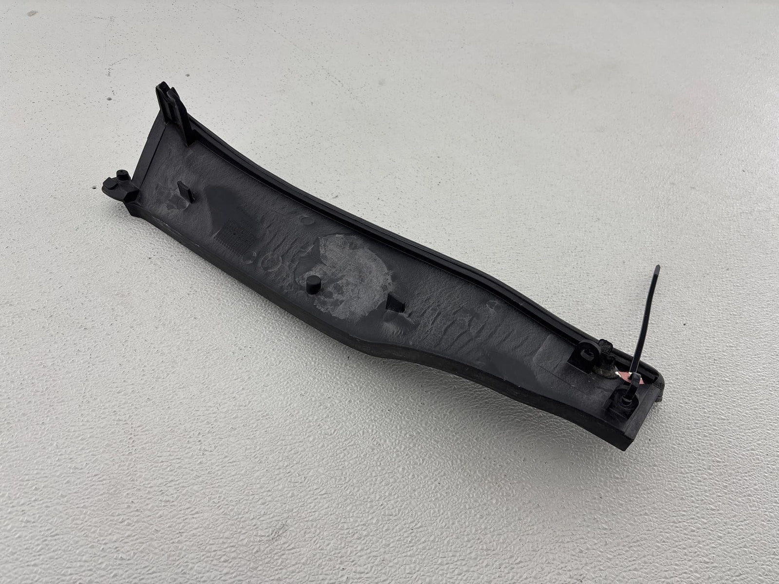 06-13 Bmw 335I E92 E88 E84 Front Left Side Windshield Cowl Heater Cover