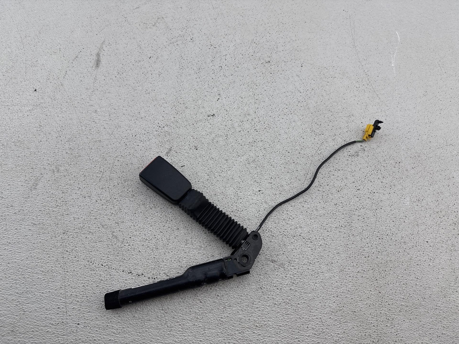 09-12 Mercedes Gl550 Front Right Passenger Side Seat Belt Buckle Oem